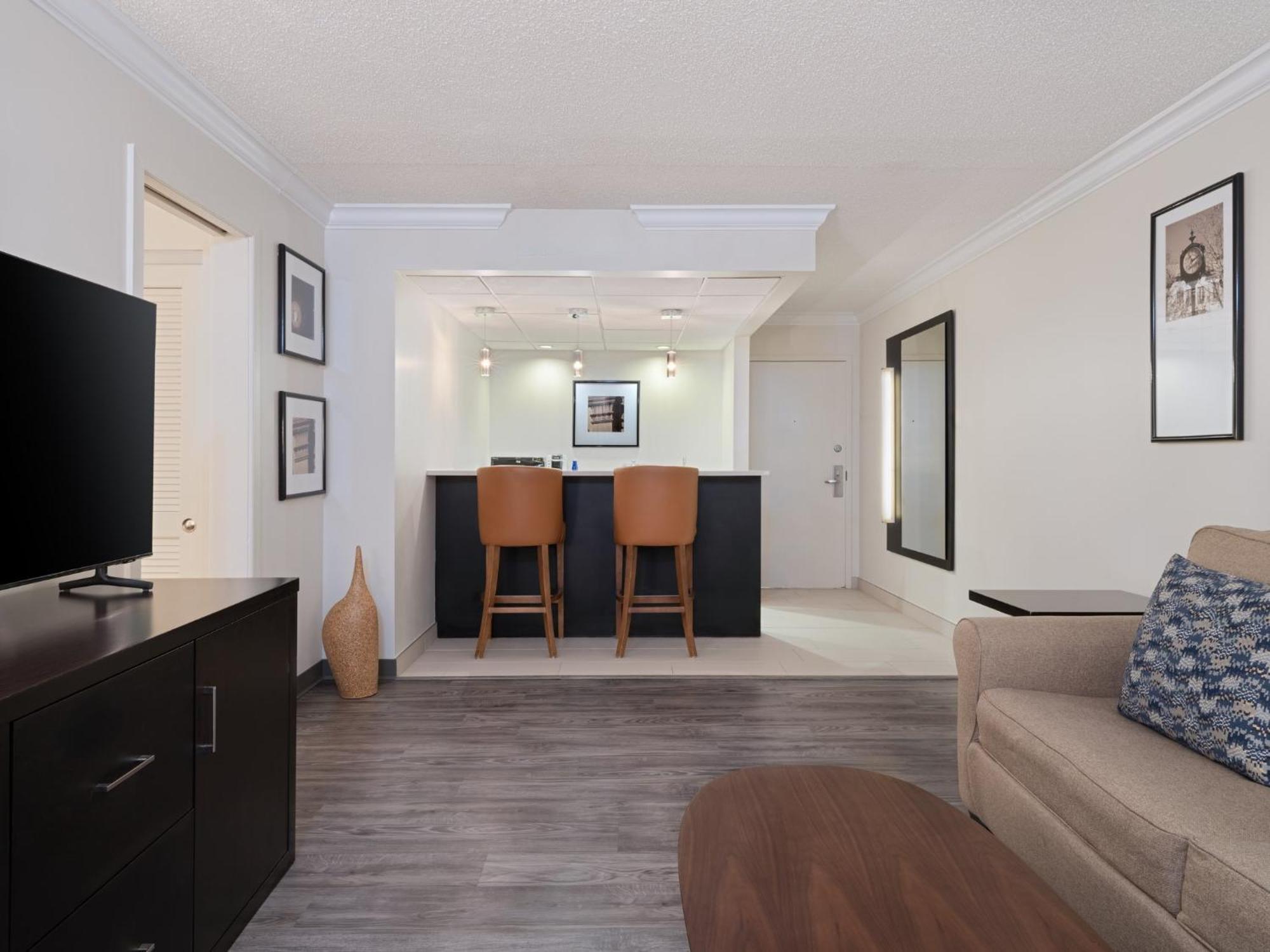 Crowne Plaza Suffern-Mahwah By Ihg Hotel Exterior photo
