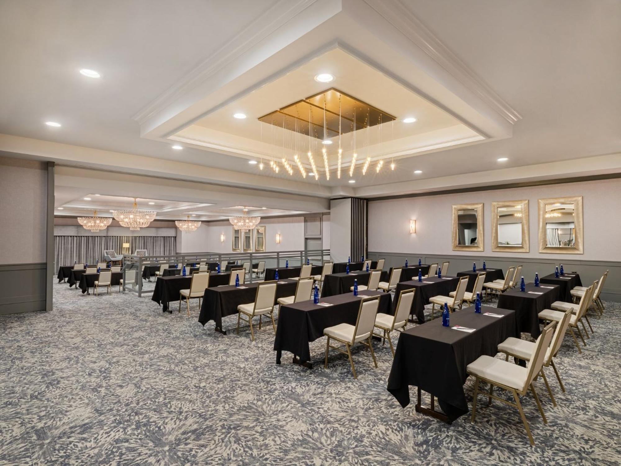 Crowne Plaza Suffern-Mahwah By Ihg Hotel Exterior photo